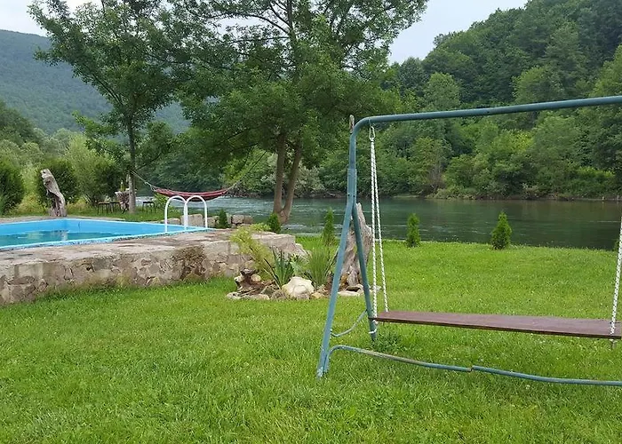 Auto Kamp Lav Kulen Vakuf