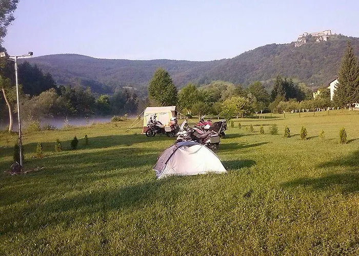 Prázdninový areál Auto Kamp Lav