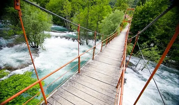 Prázdninový areál Auto Kamp Lav