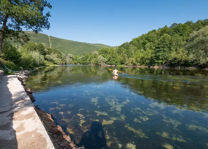 Prázdninový areál Auto Kamp Lav *